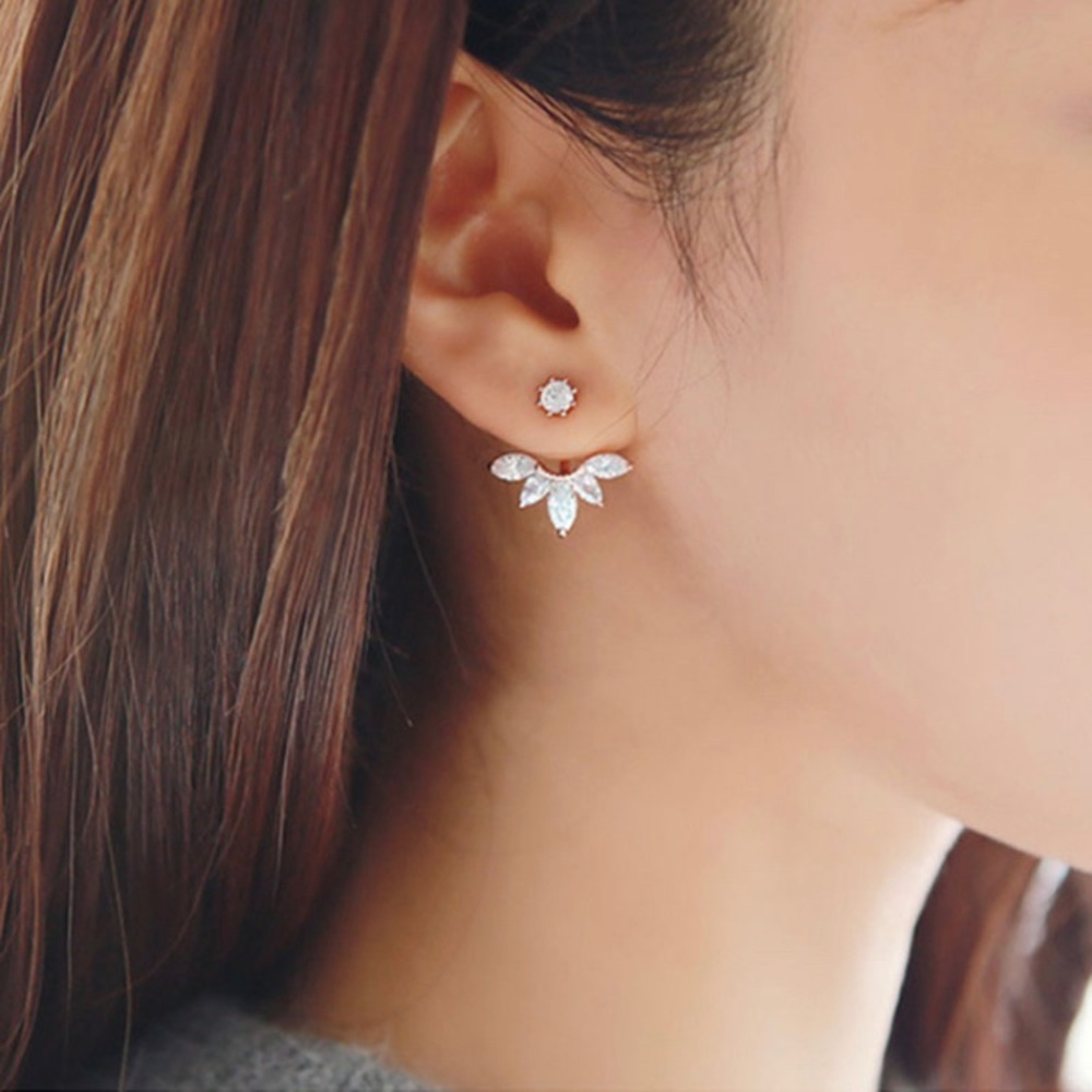 NWT🎉 Beautiful Rhinestone Raindrop Earrings